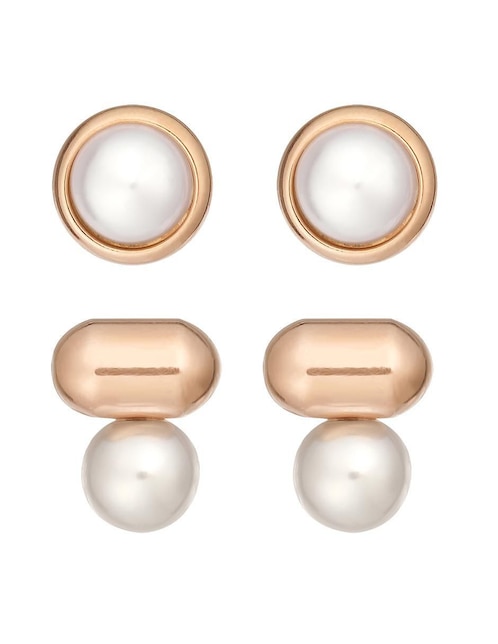 Set de aretes con acabado brillante perla Set de aretes con acabado brillante perla