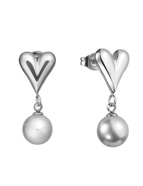 Aretes de corazón con acabado brillante perla
