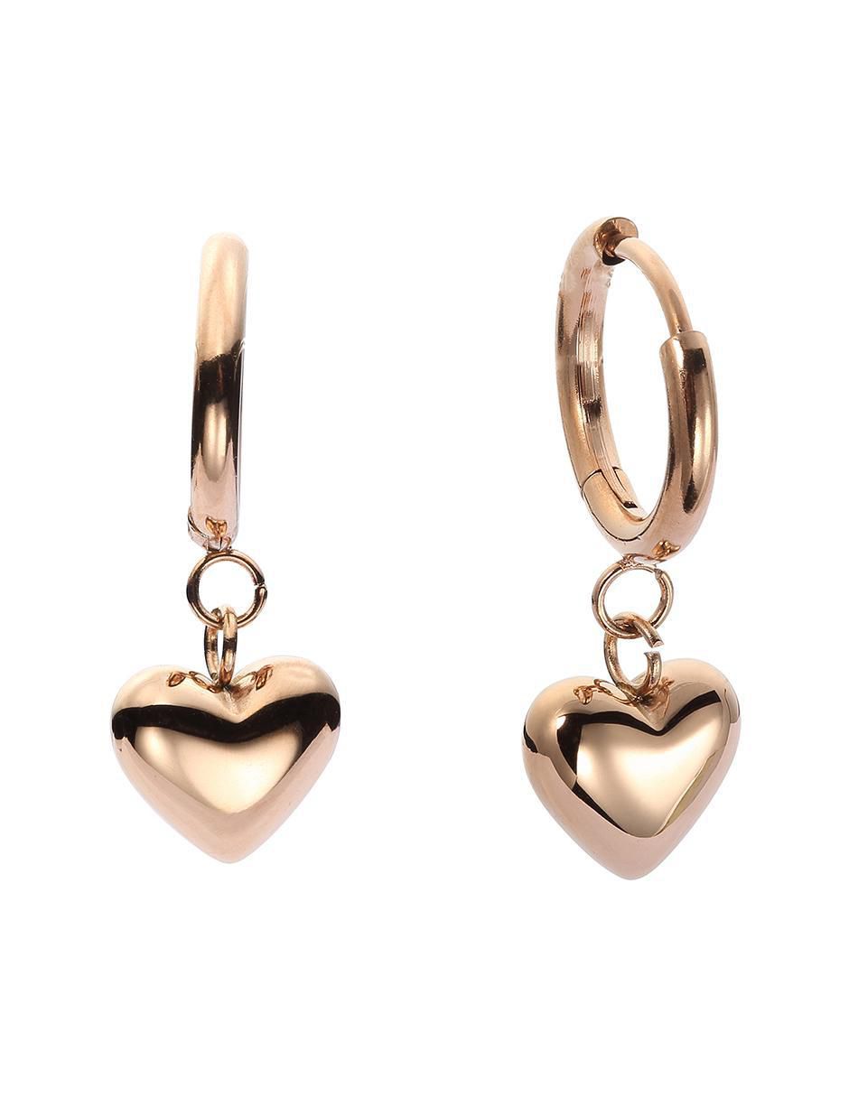 Aretes de corazón con acabado brillante